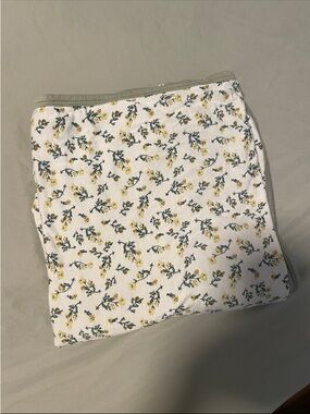 Kate Quinn Chamomile Bamboo Double Layer Blanket